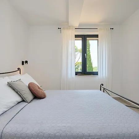 Villa Hedera Estate, Hedera