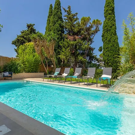 Hedera Estate, Hedera Villa *