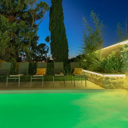 Hedera Villa *