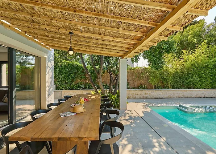 Hedera Estate, Hedera *