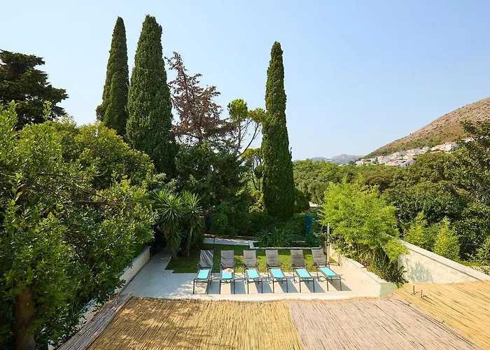 Hedera Estate, Hedera *