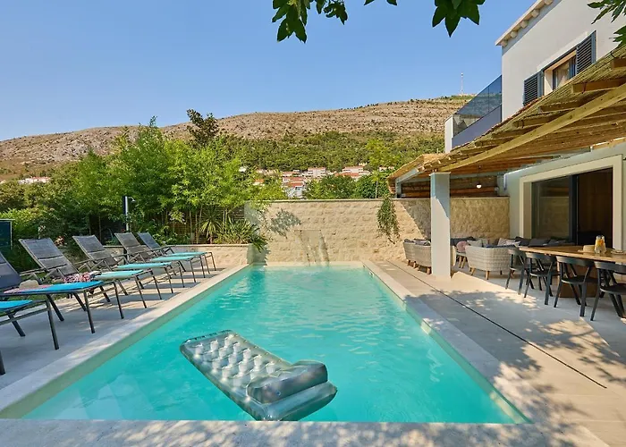 Hedera Estate, Hedera *