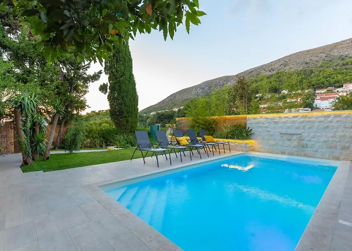 Hedera Estate, Hedera Villa