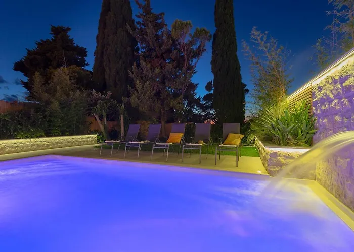 Villa Hedera Estate, Hedera