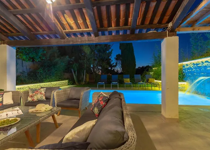 Hedera Estate, Hedera Villa