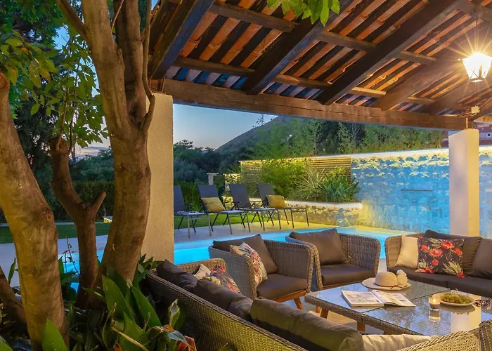 Villa Hedera Estate, Hedera *