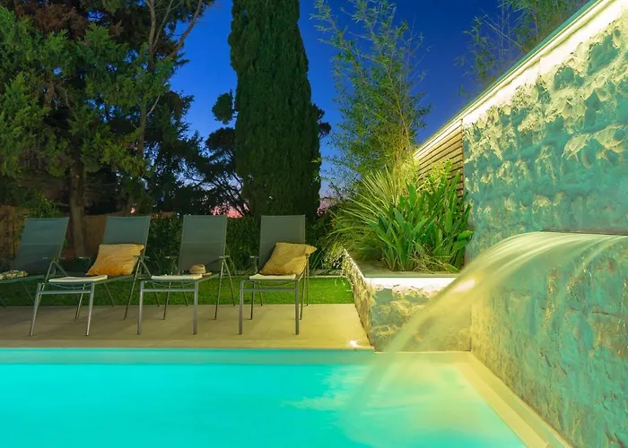 Hedera Estate, Hedera Villa *