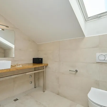 Hedera Estate, Hedera Ragusa