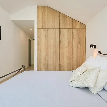 Hedera Estate, Hedera Ragusa